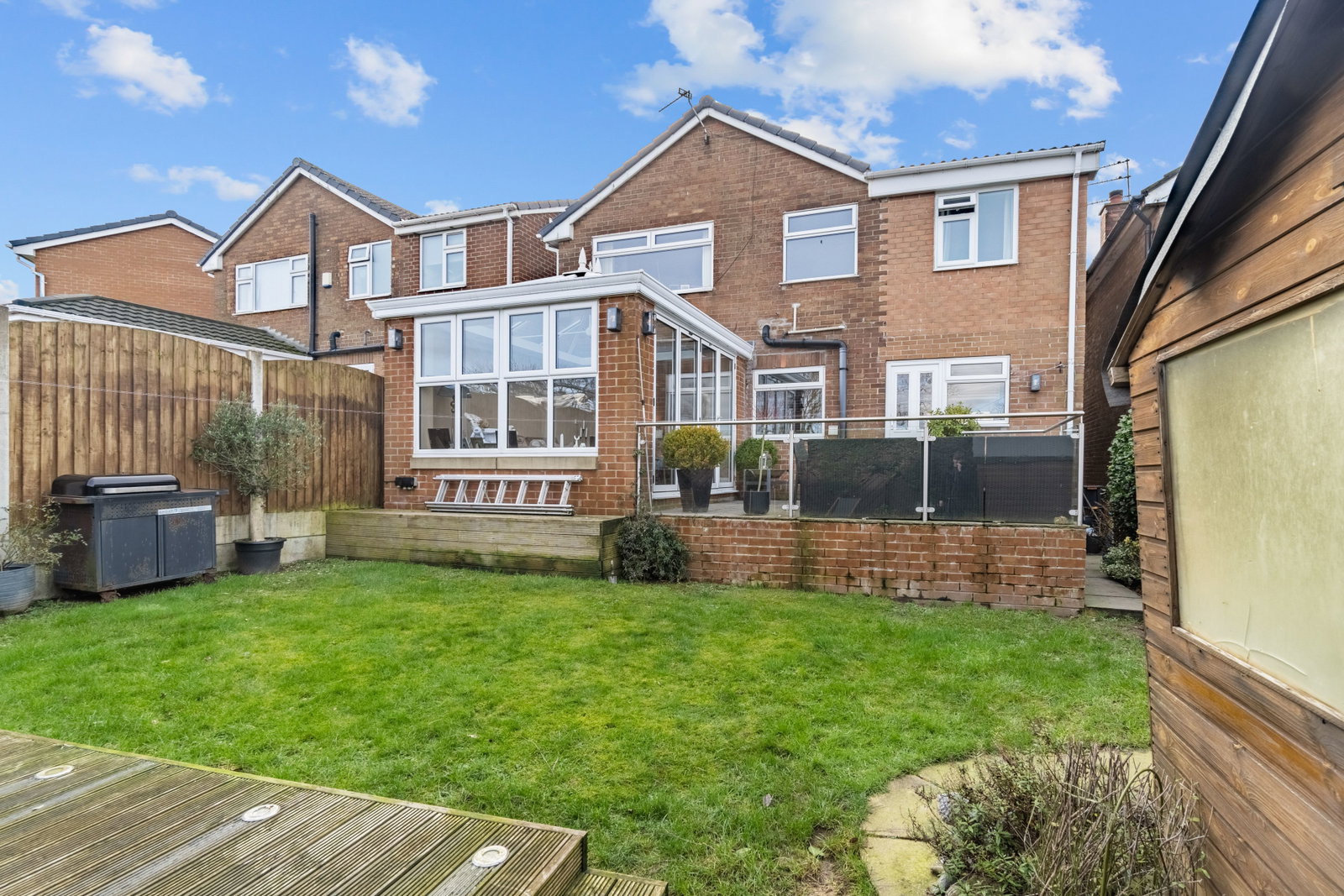 Detached House in Brighouse