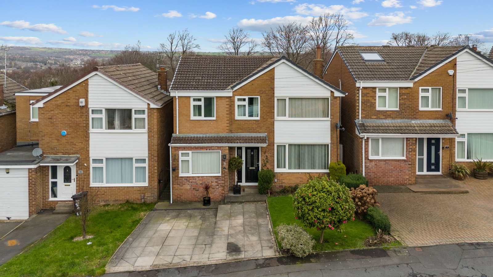Detached House in Brighouse