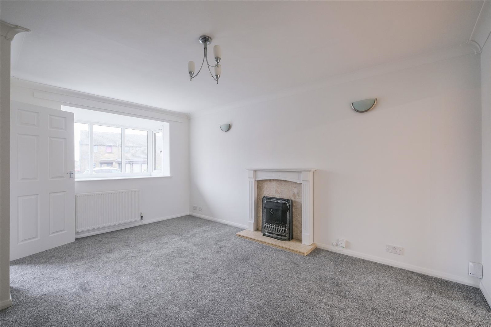 Detached House in Huddersfield