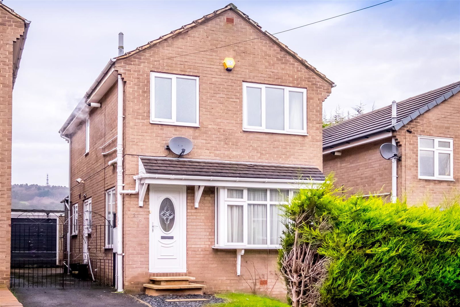 Detached House in Huddersfield