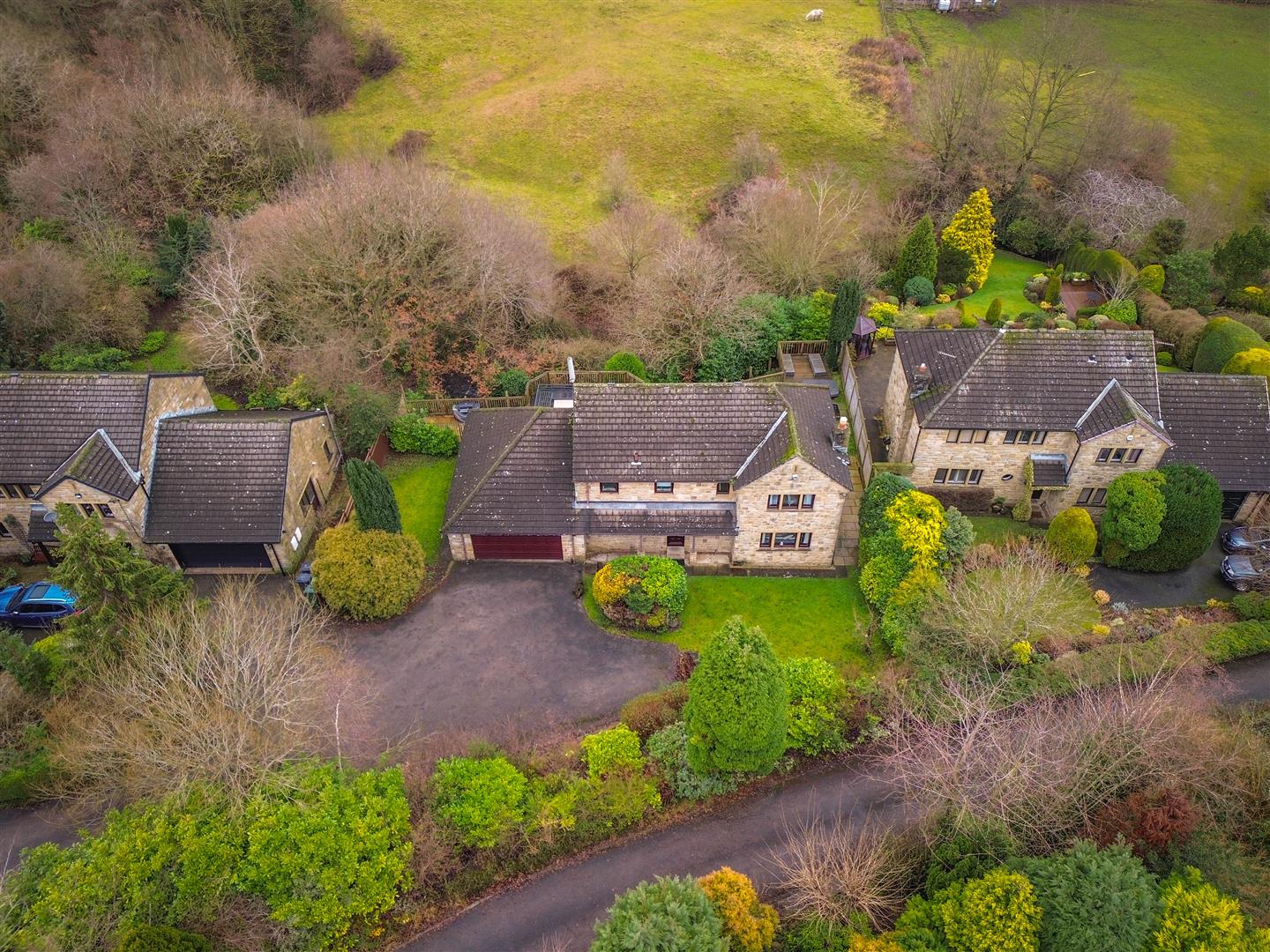 Detached House in Huddersfield