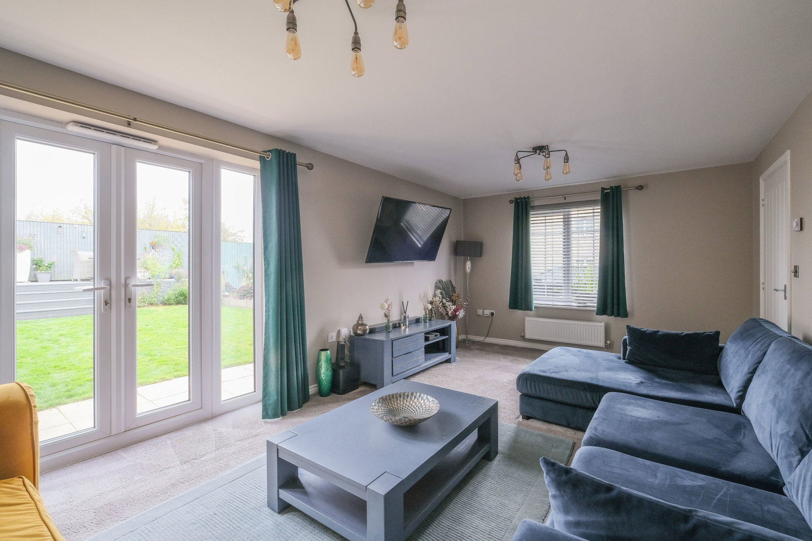 Detached House in Huddersfield