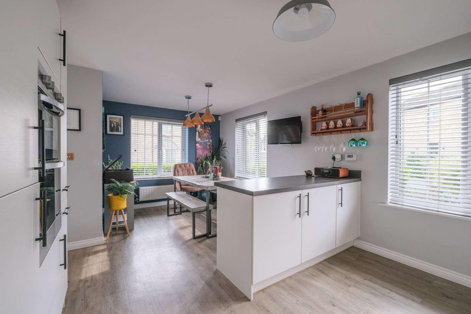 Detached House in Huddersfield