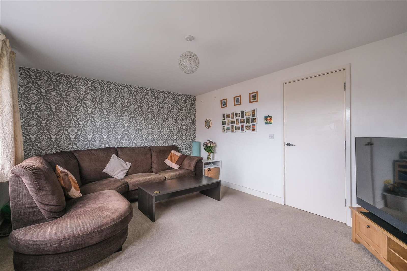 Semi Detached House in Huddersfield