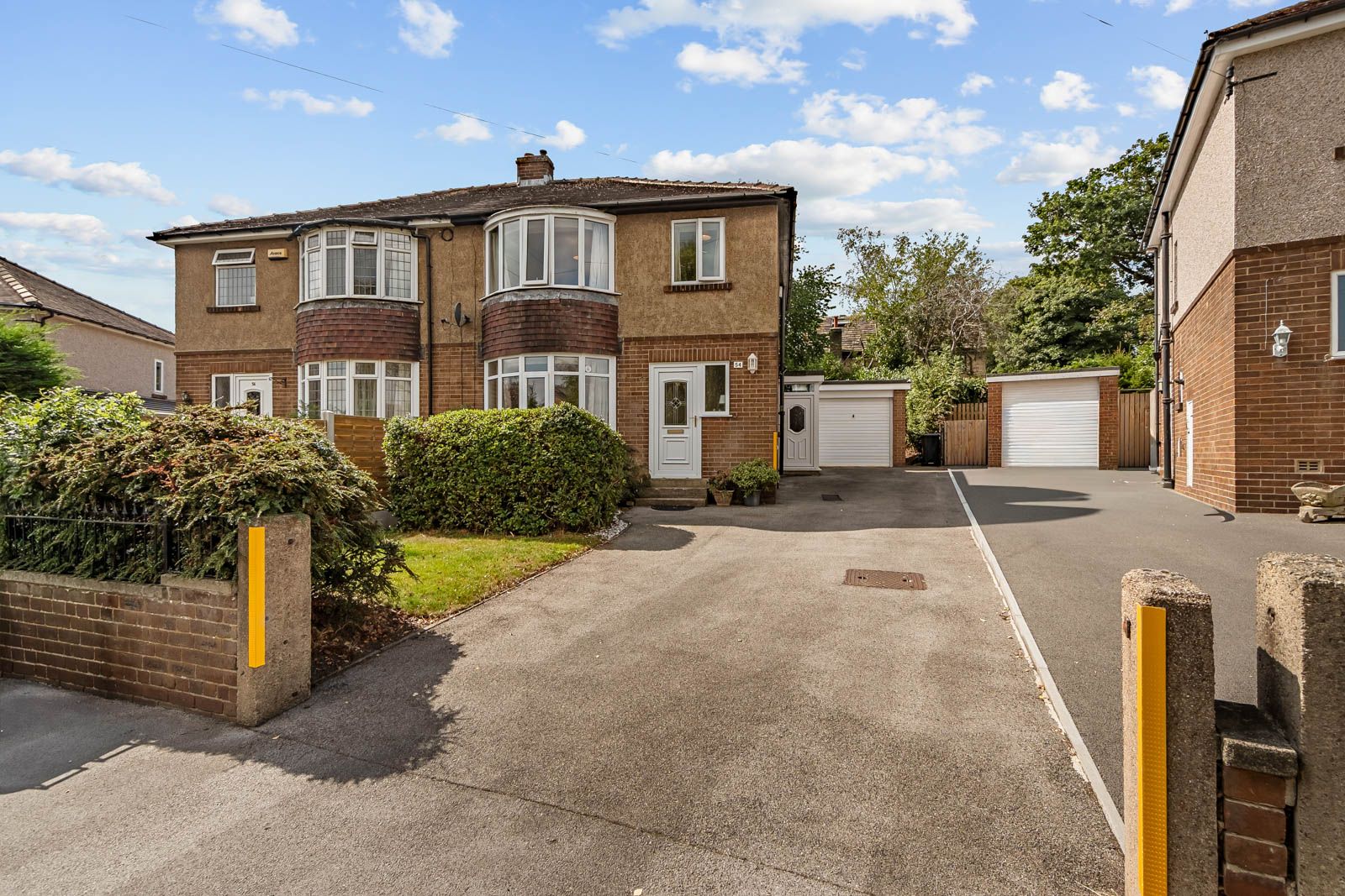 Semi Detached House for sale in Huddersfield, Kennedy Avenue, Huddersfield