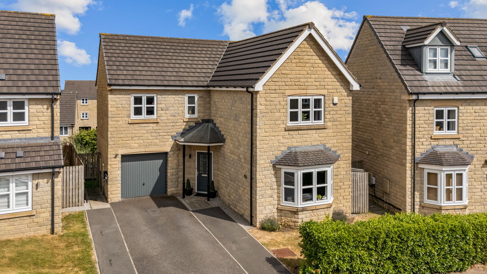 Detached House in Huddersfield