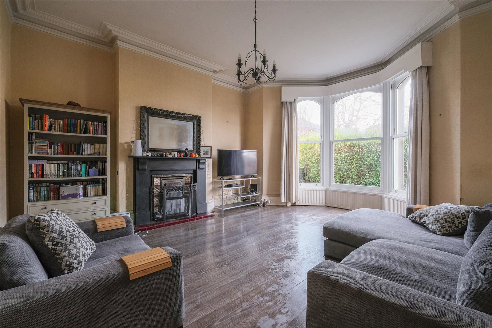 Detached House in Huddersfield