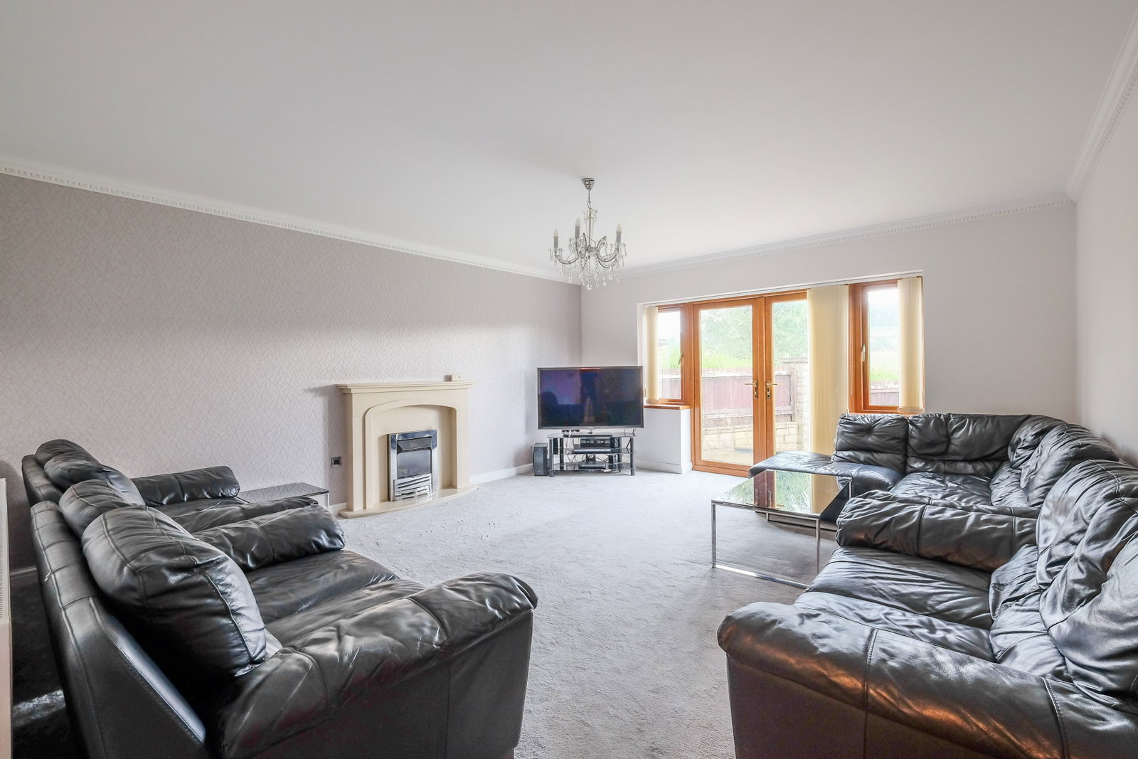 Detached House in Huddersfield