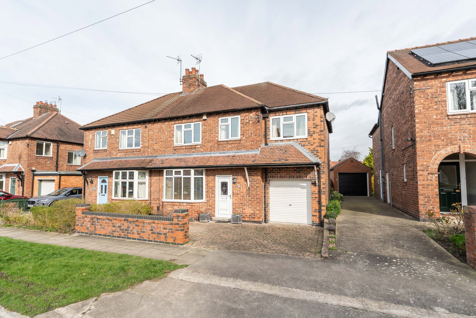 Semi Detached House in York