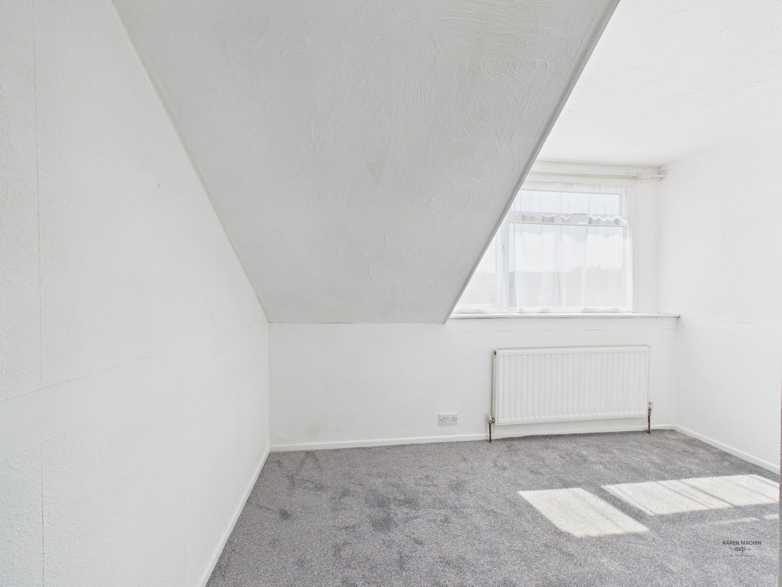 Semi Detached Bungalow in Chatham