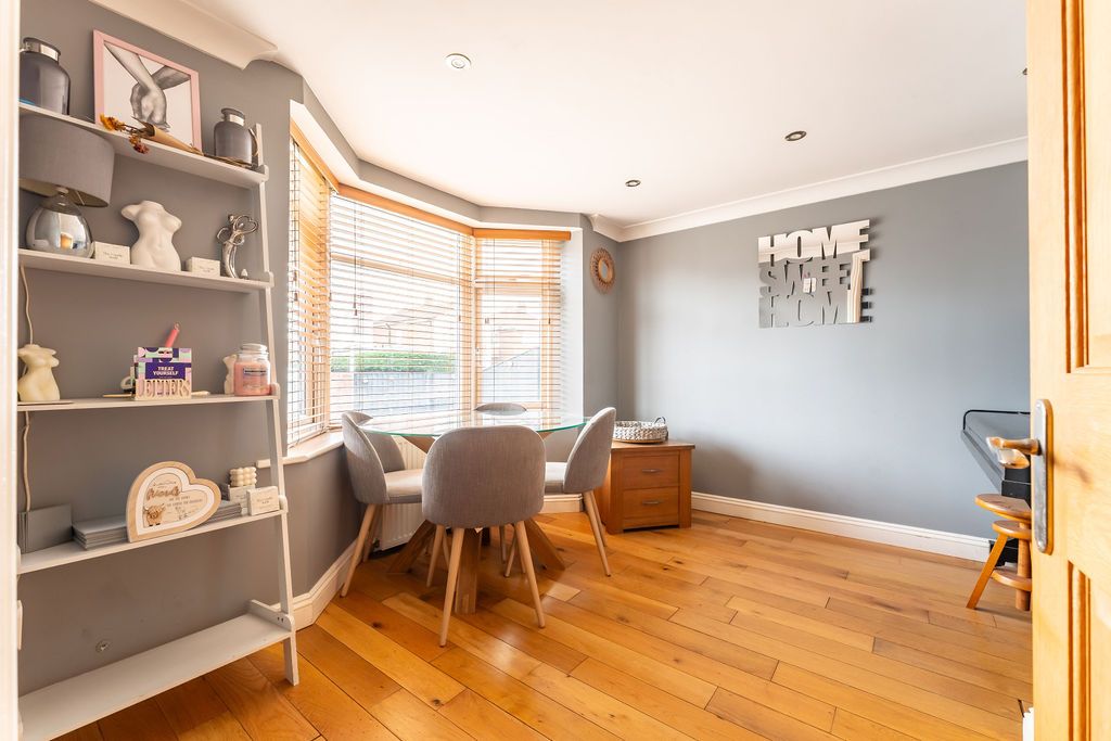 Semi Detached House in York