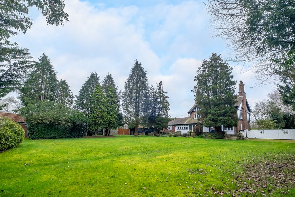 Detached House in Tamworth 2