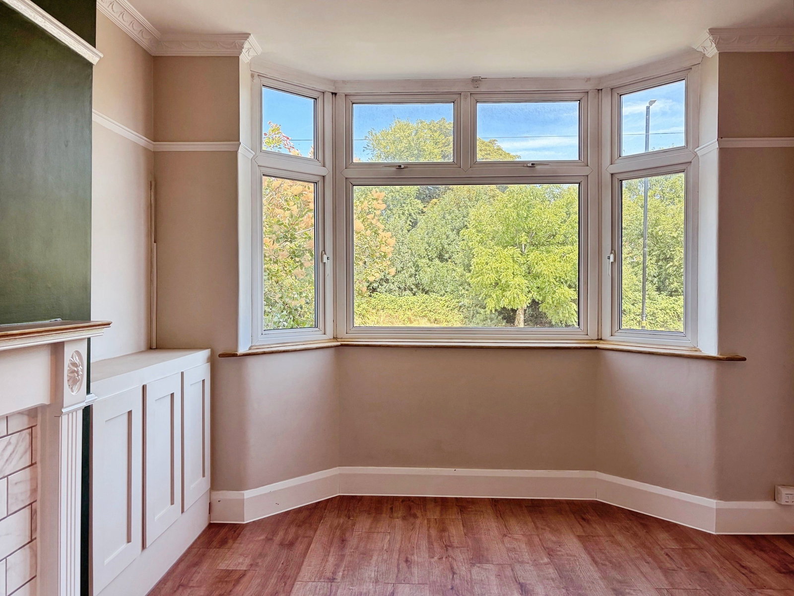 Semi Detached House in Bristol 4
