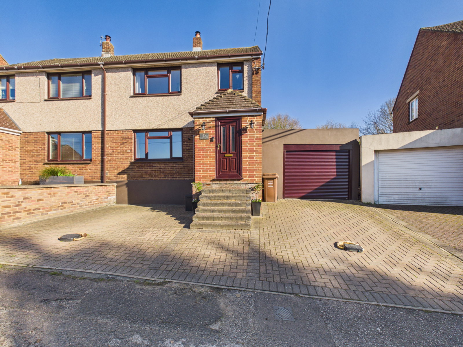 Semi Detached House in Rochester