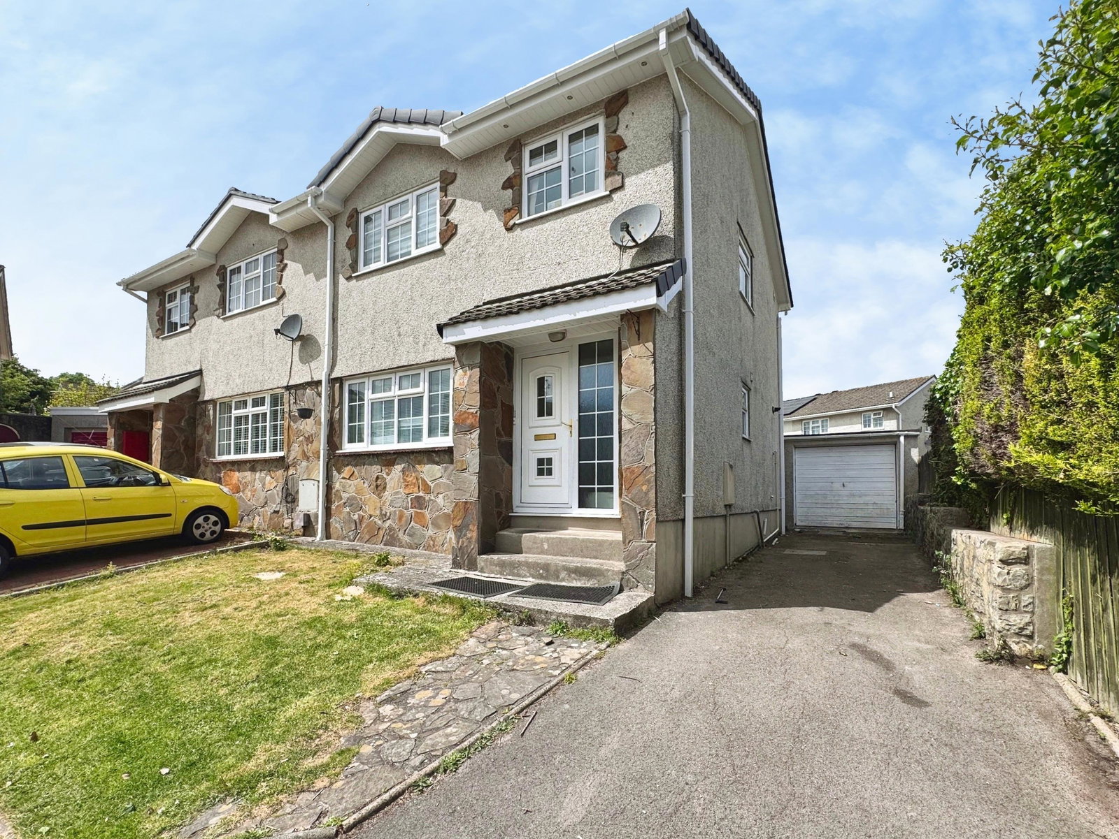 Semi Detached House in Bridgend