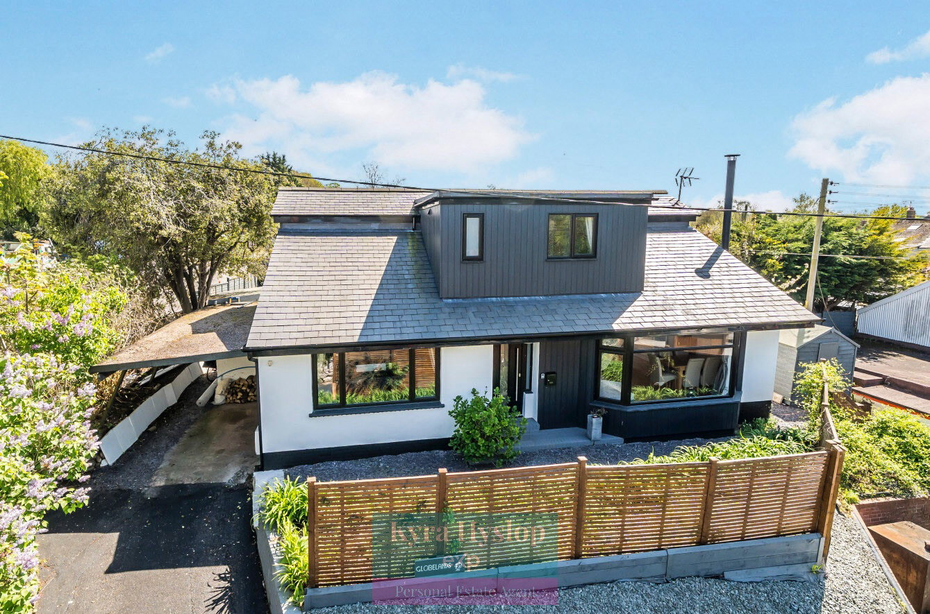 Detached House in Exeter