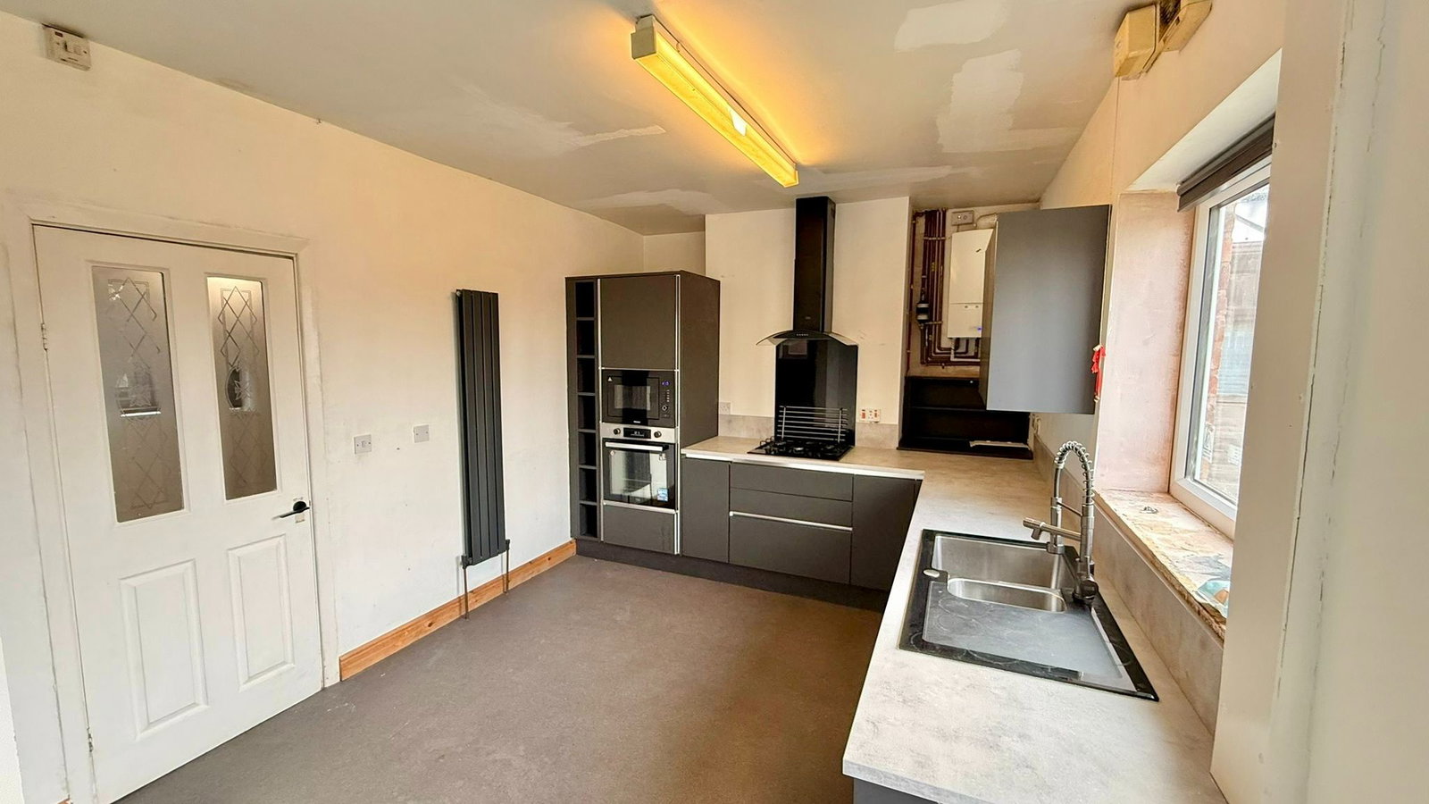 Semi Detached House in West Bromwich