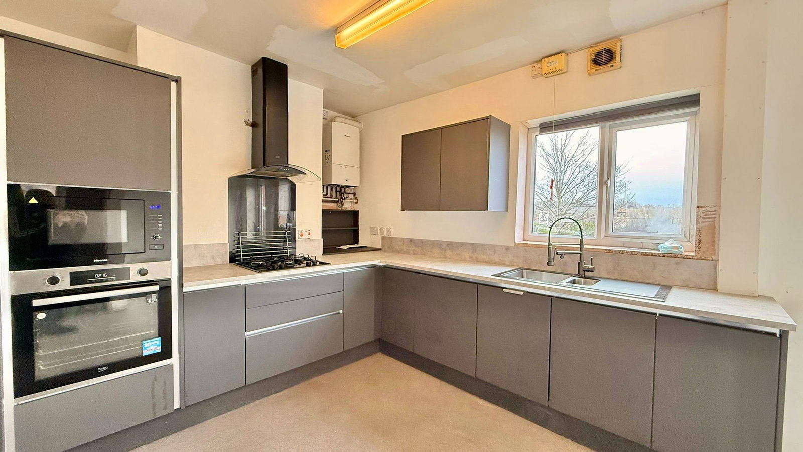 Semi Detached House in West Bromwich