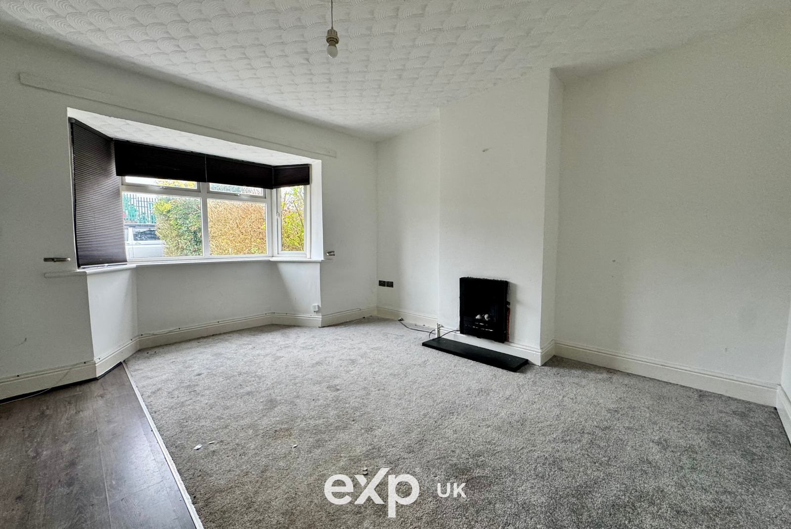Semi Detached House in West Bromwich