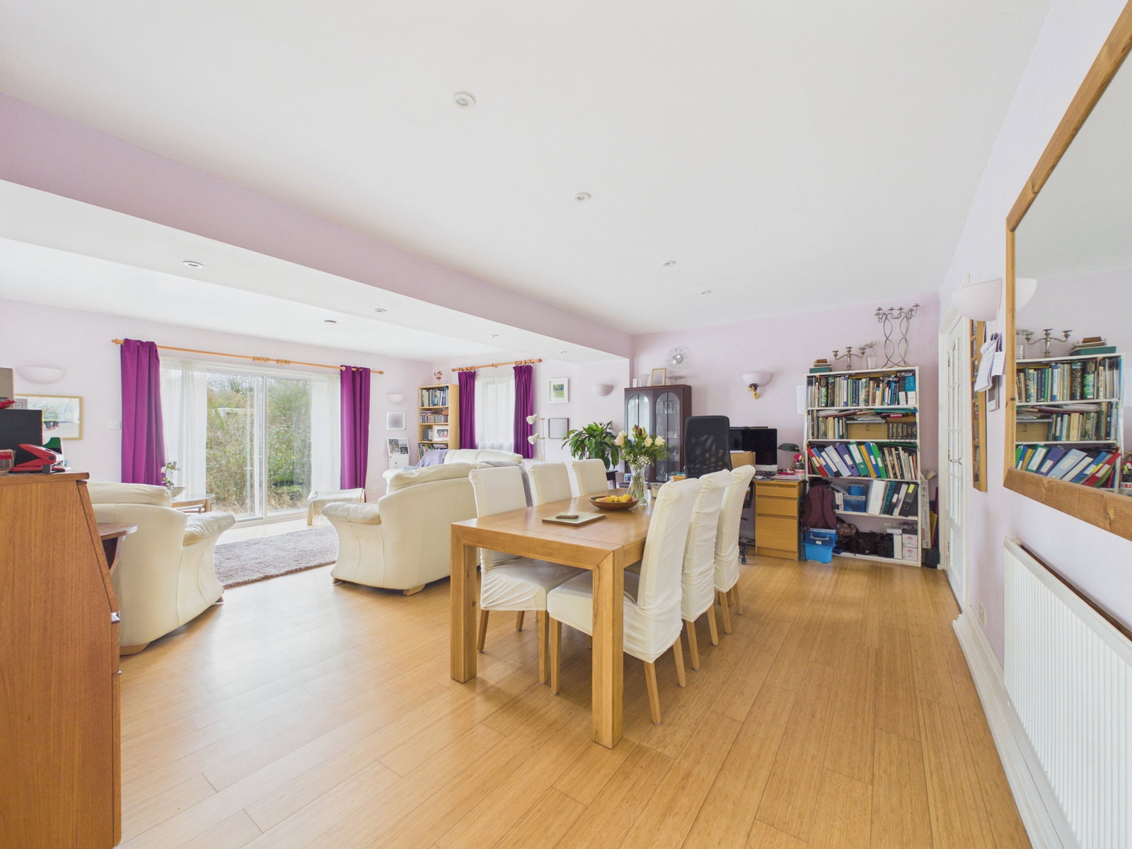 Detached House for sale in Dunmow, Church End, Broxted, Dunmow, CM6 2BX, 2890 m²