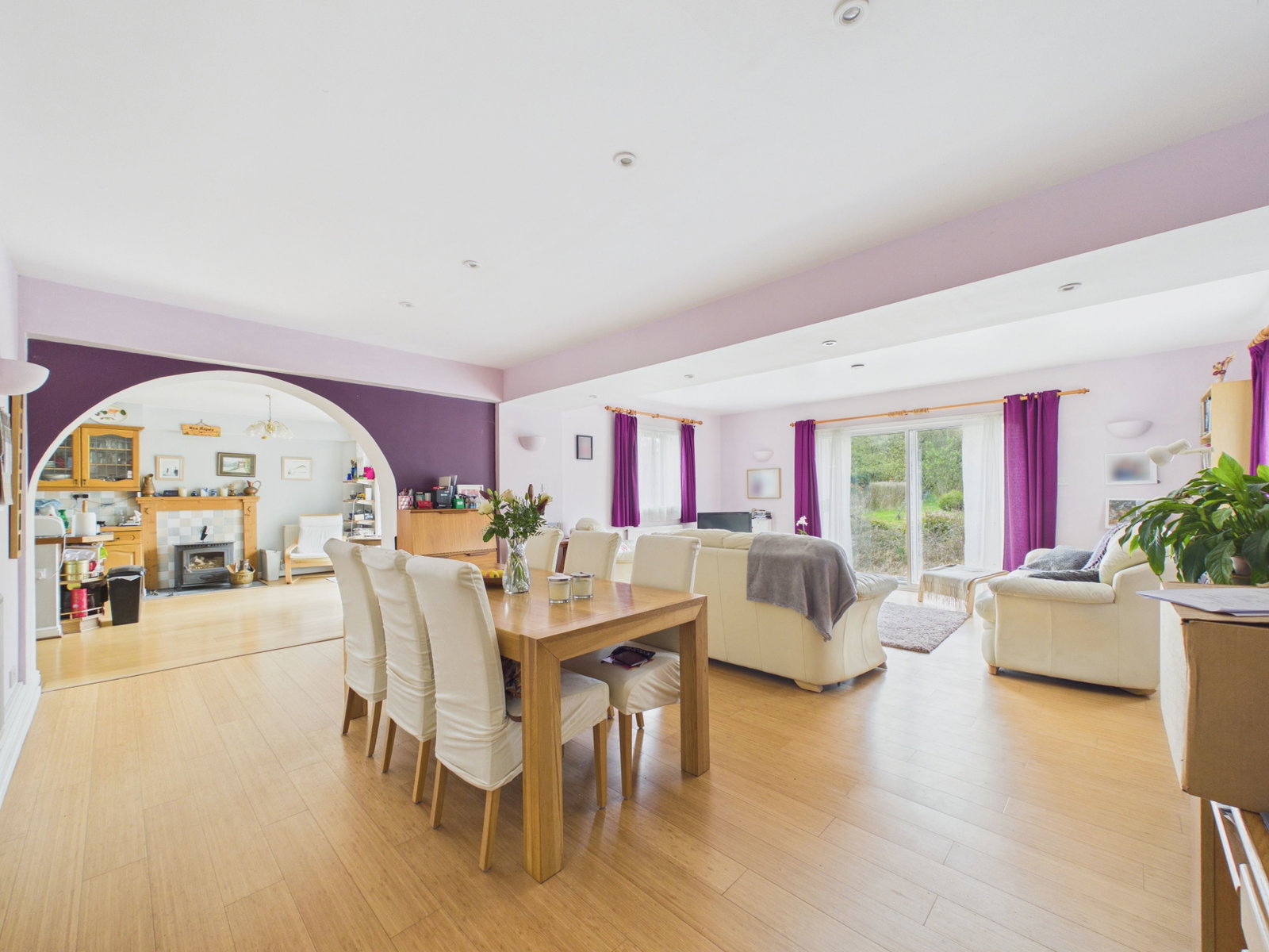 Detached House for sale in Dunmow, Church End, Broxted, Dunmow, CM6 2BX, 2890 m²