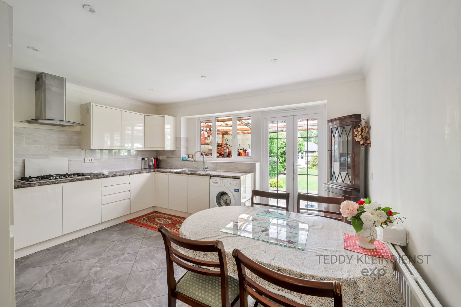 Detached House in New Malden