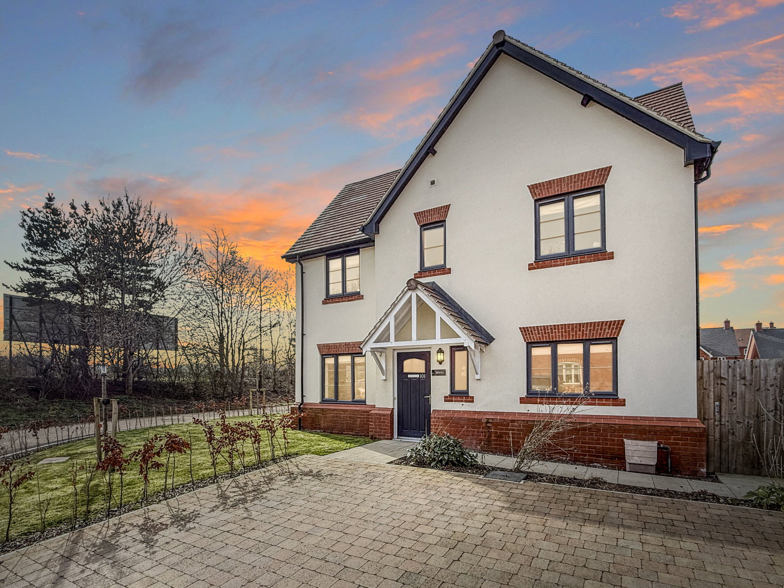 Semi Detached House in Telford