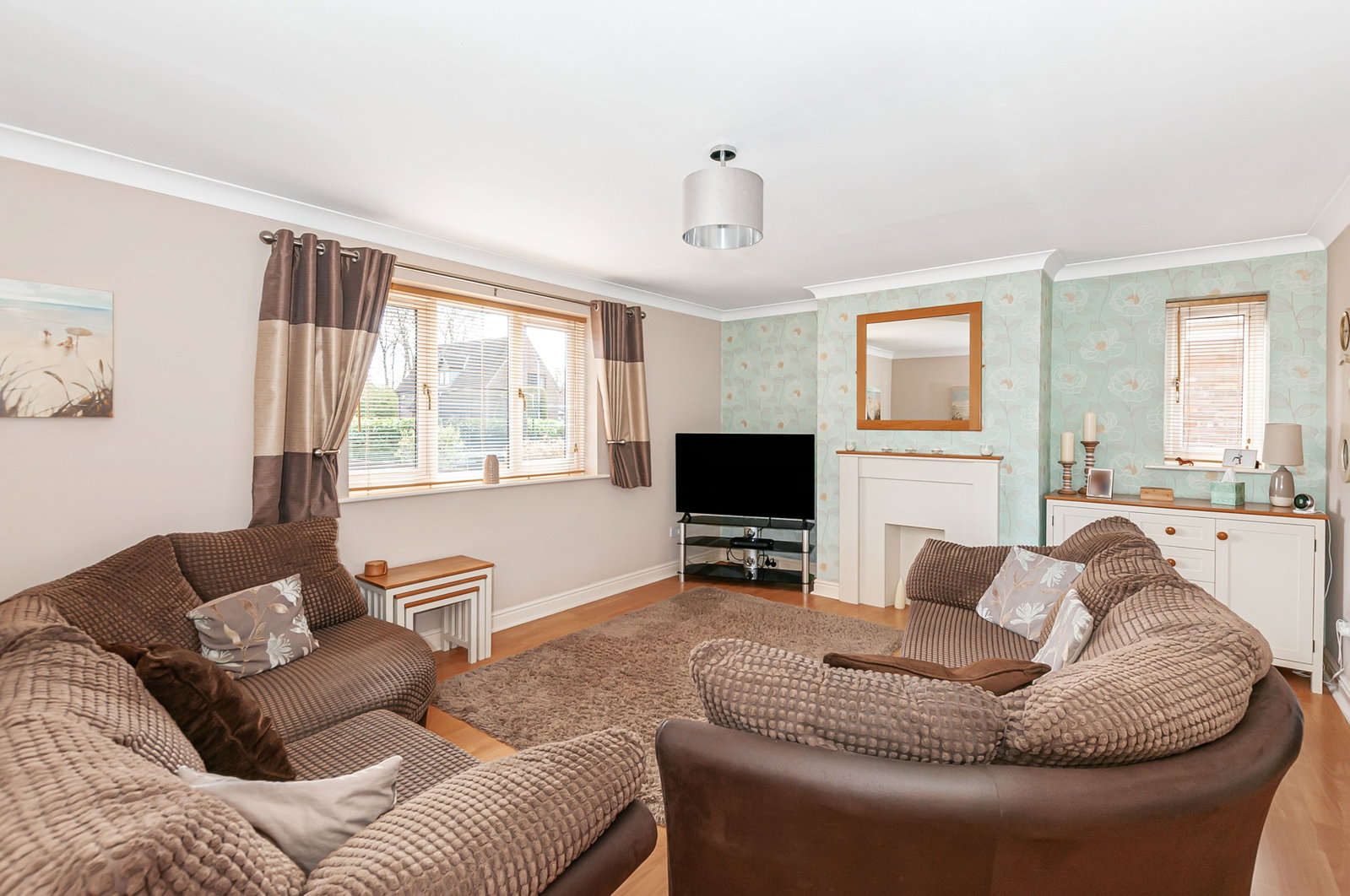 Semi Detached House in Driffield