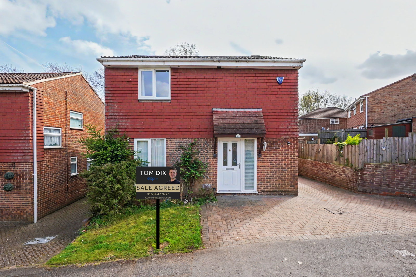 Detached House for sale in Chatham, Marlow Copse, Walderslade Woods, Chatham, ME5 9DR, 1430 m²