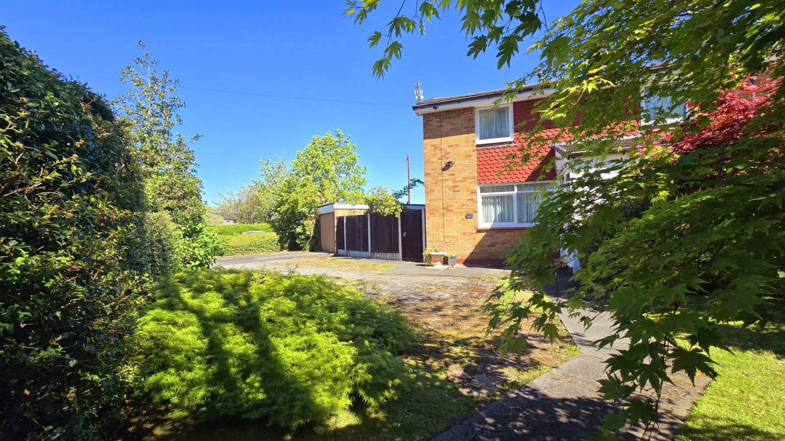 Semi Detached House in Sale