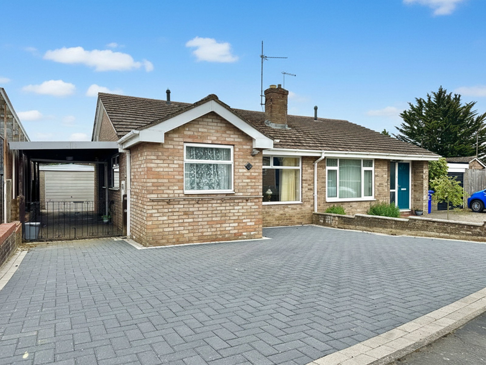 Semi Detached Bungalow in Brackley