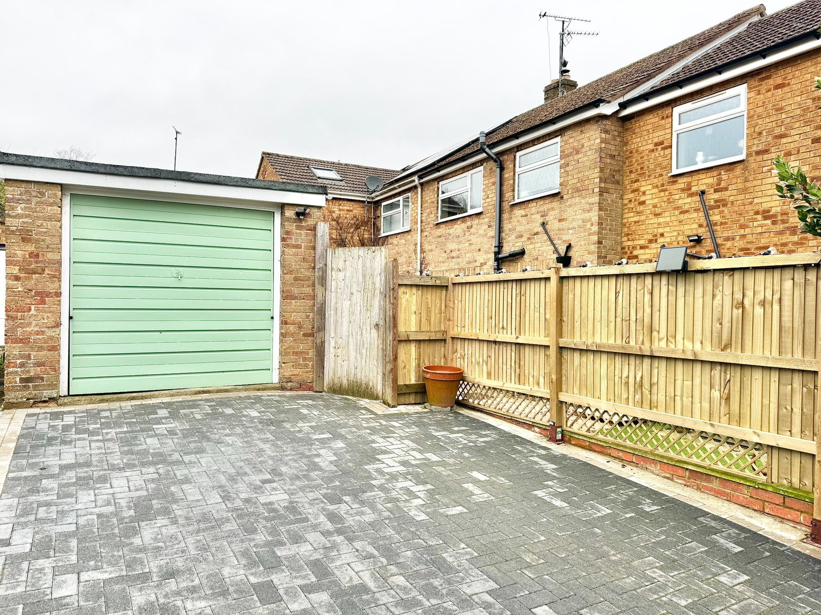 Semi Detached House in Brackley