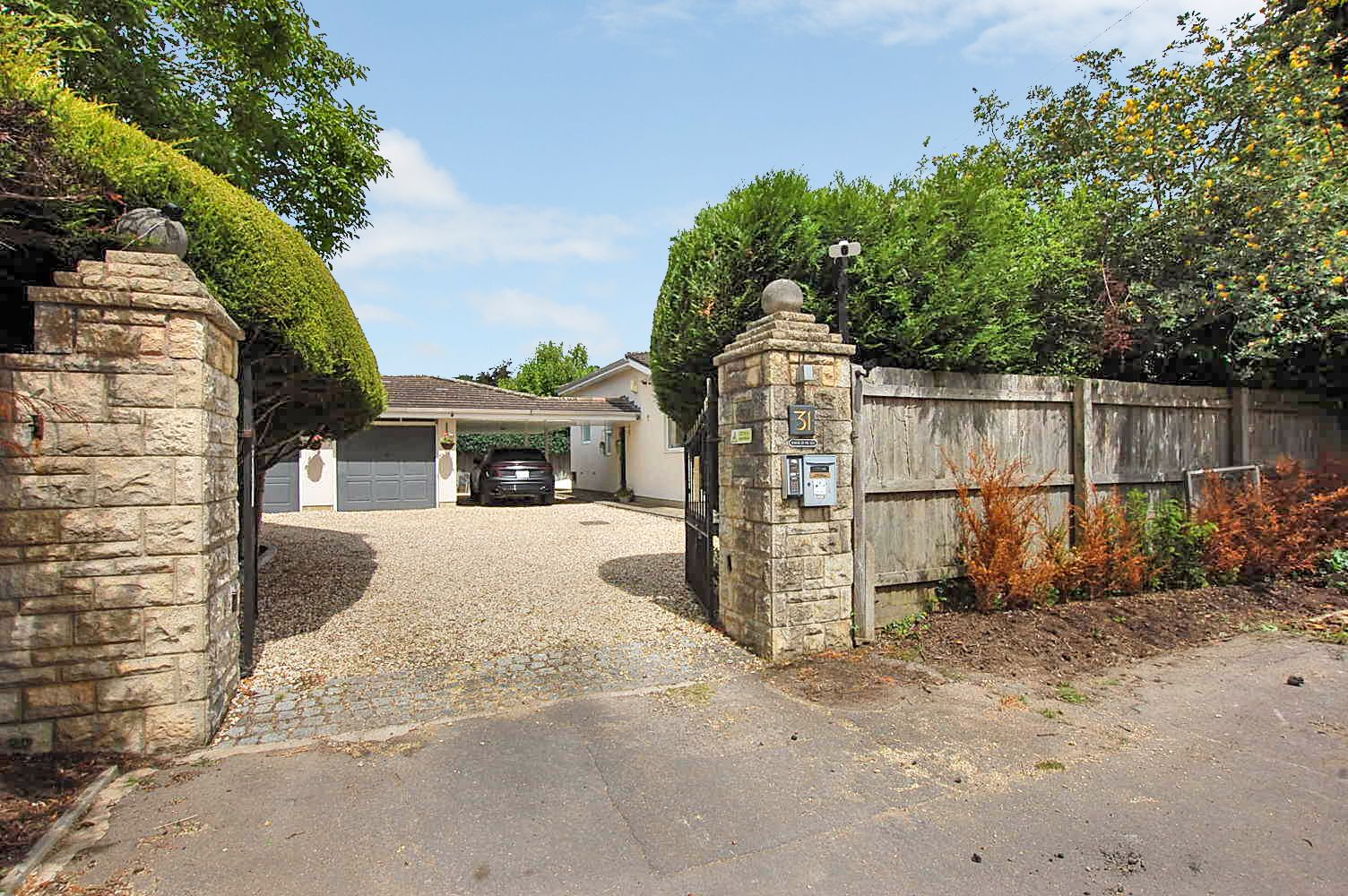 Bungalow in Cheltenham