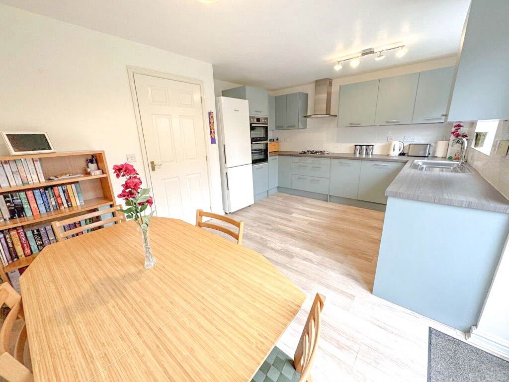 Semi Detached House for sale in Buckingham, Treefields, Buckingham