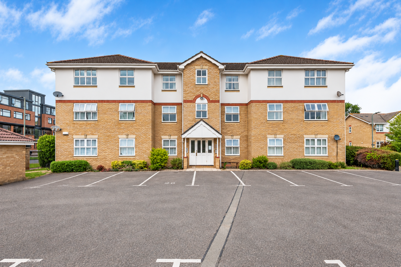 Apartment for sale in London, Montana Gardens, Lower Sydenham, SE26, 556 m²