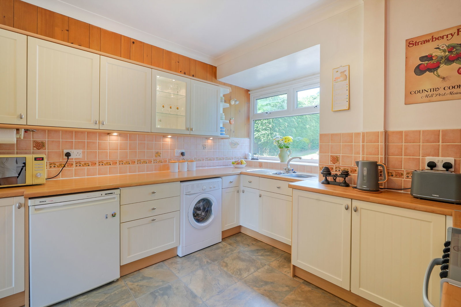 Semi Detached House for sale in Sheffield, Henley Avenue, Sheffield, S8 8JH, 990 m²