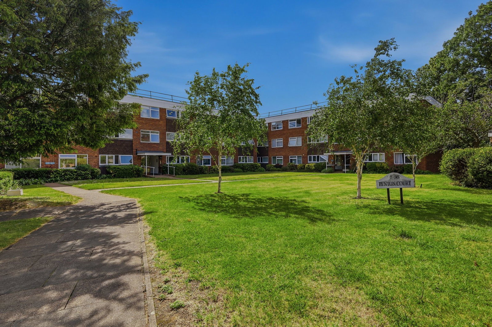 Flat in Staines-upon-thames