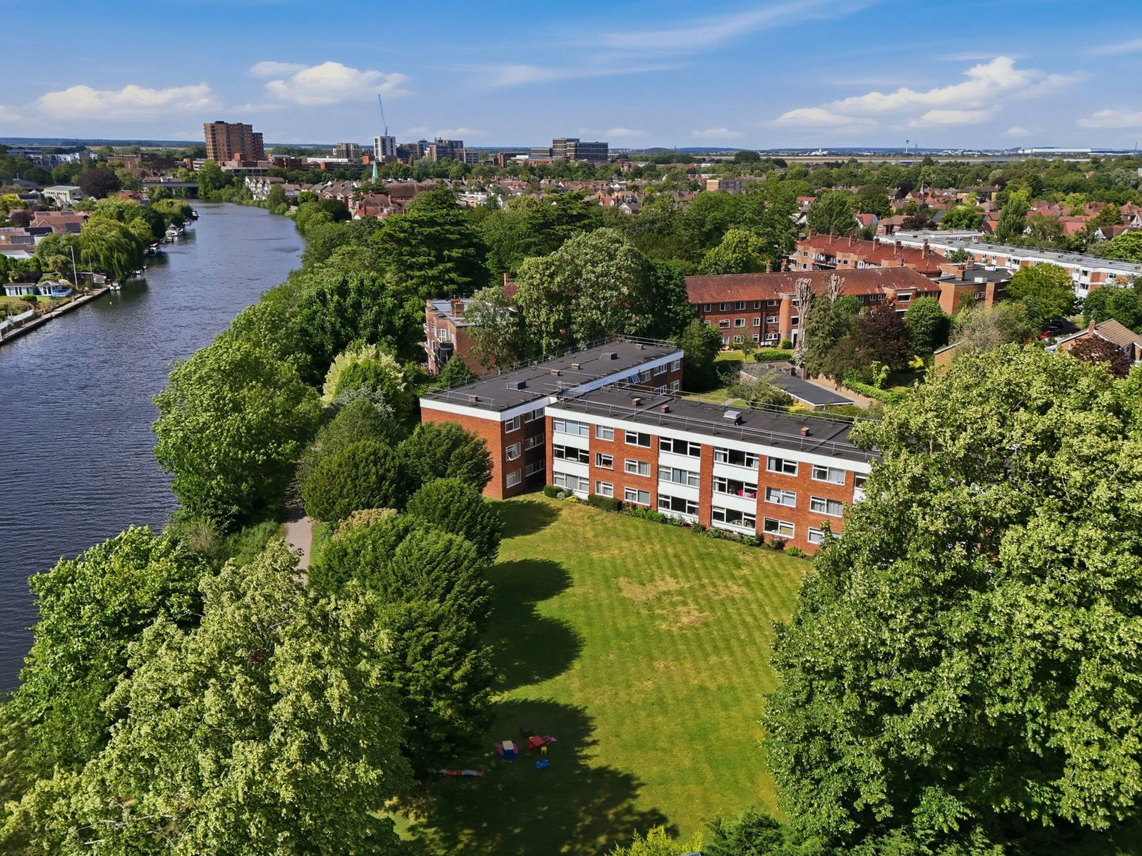 Flat in Staines-upon-thames