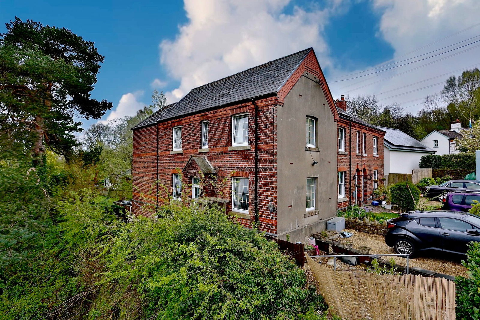 End Of Terrace House in Abergavenny