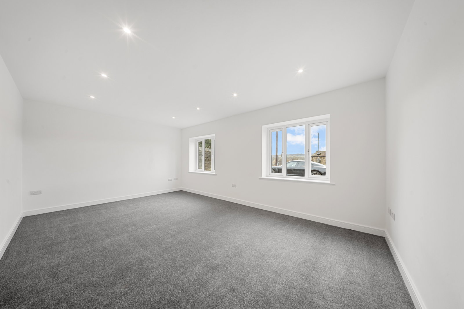 Detached House for sale in Halifax, Rochdale Road, Halifax, HX4 8JG