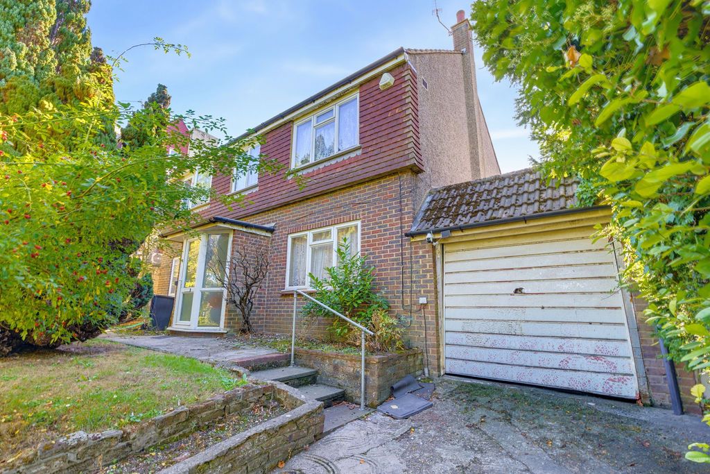 Detached House for sale in Croydon, Coombe Road, Croydon, CR0, 1709 m²