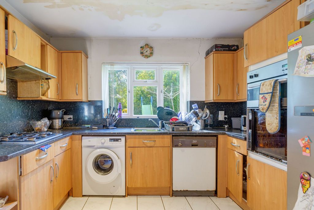 Detached House for sale in Croydon, Coombe Road, Croydon, CR0, 1709 m²