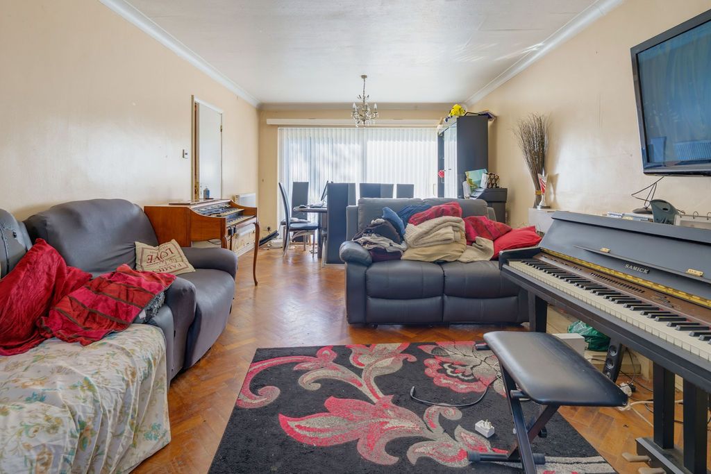 Detached House for sale in Croydon, Coombe Road, Croydon, CR0, 1709 m²