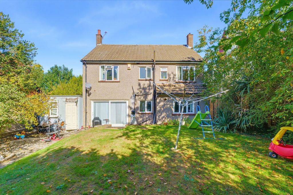 Detached House for sale in Croydon, Coombe Road, Croydon, CR0, 1709 m²
