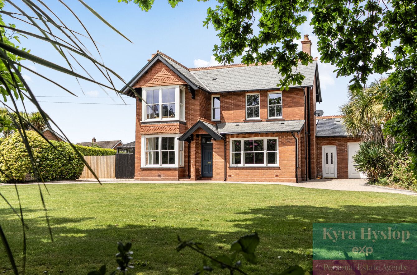 Detached House in Exeter