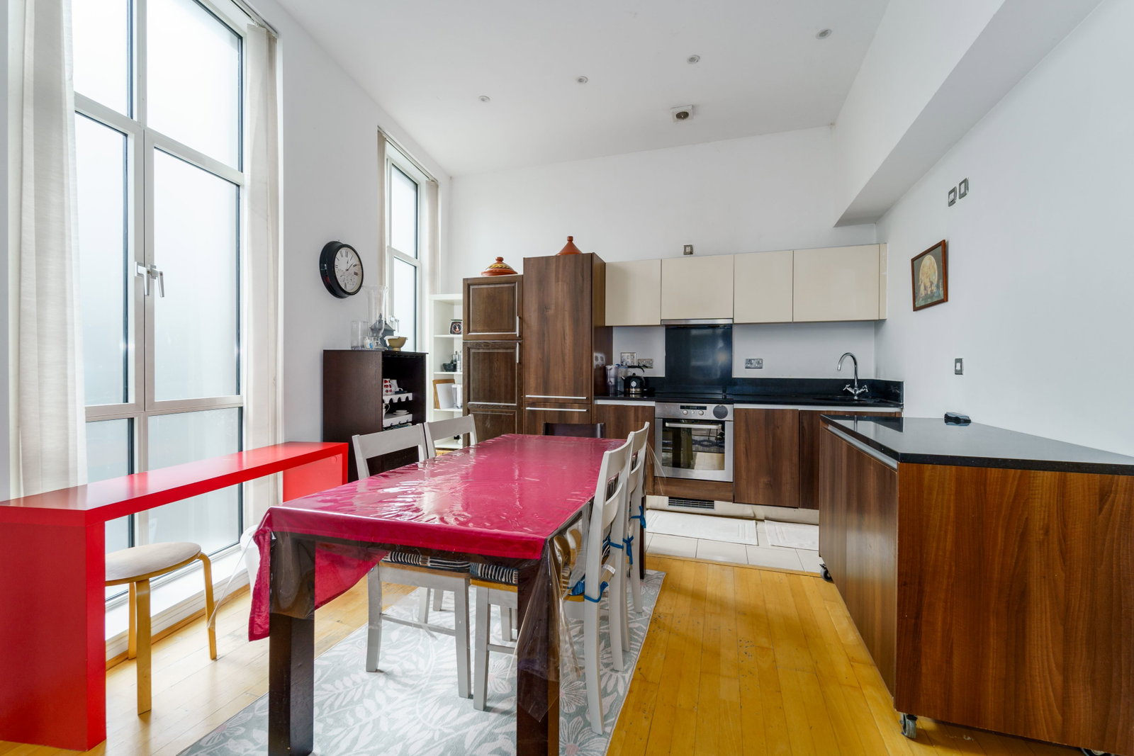 Apartment in Brentford
