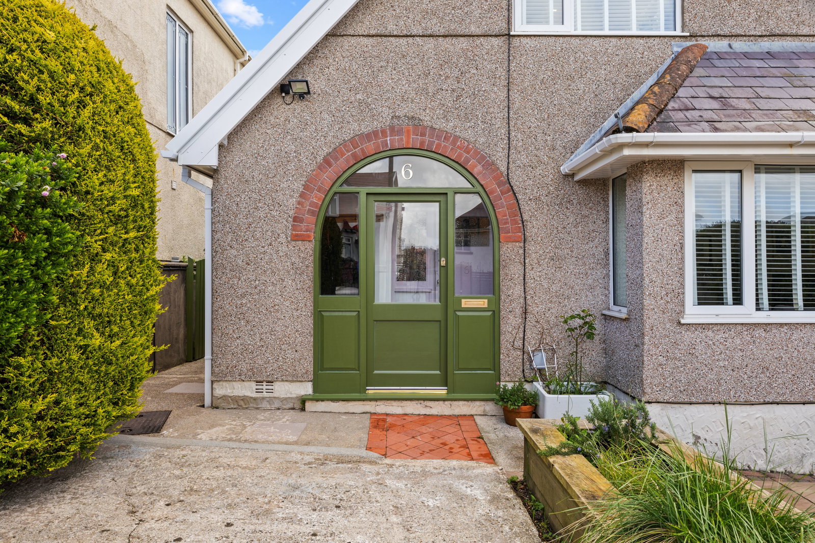 Detached House in Swansea