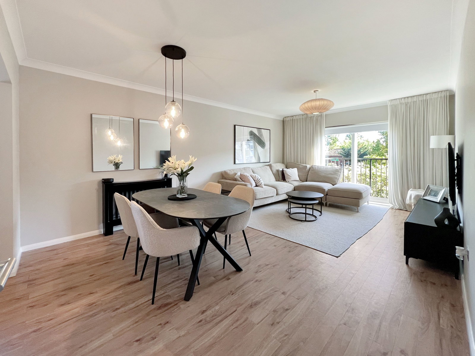 Apartment for sale in Hornchurch, Butts Green Road, Hornchurch, RM11 2HF