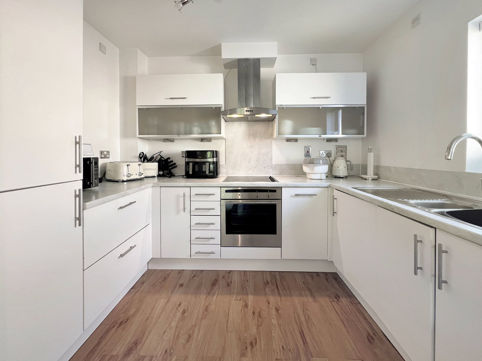 Apartment for sale in Hornchurch, Butts Green Road, Hornchurch, RM11 2HF