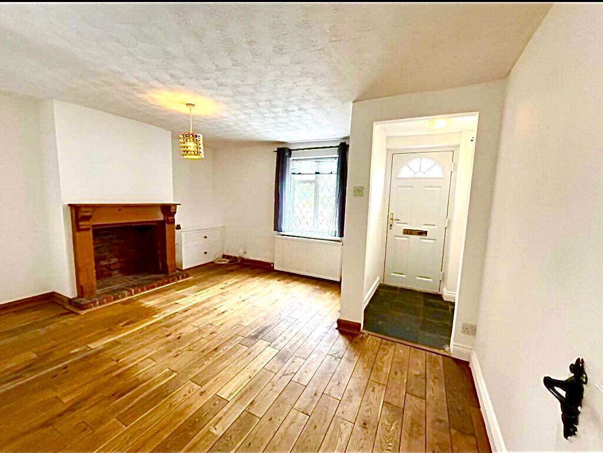 End Of Terrace House in Farnham